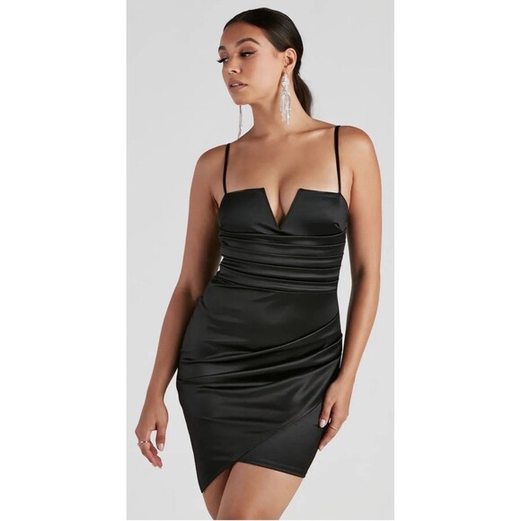 Windsor Dresses & Skirts - Windsor Junior Women’s Black Satin Draped Sweetheart Cocktail Mini Dress SMALL S